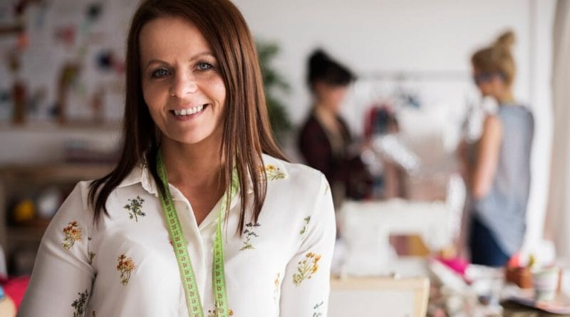 Vous êtes une femme entrepreneure passionnée par votre activité et vous souhaitez partager votre parcours pour inspirer d’autres femmes ? Faites paraître votre propre portrait dans Profilthèque !